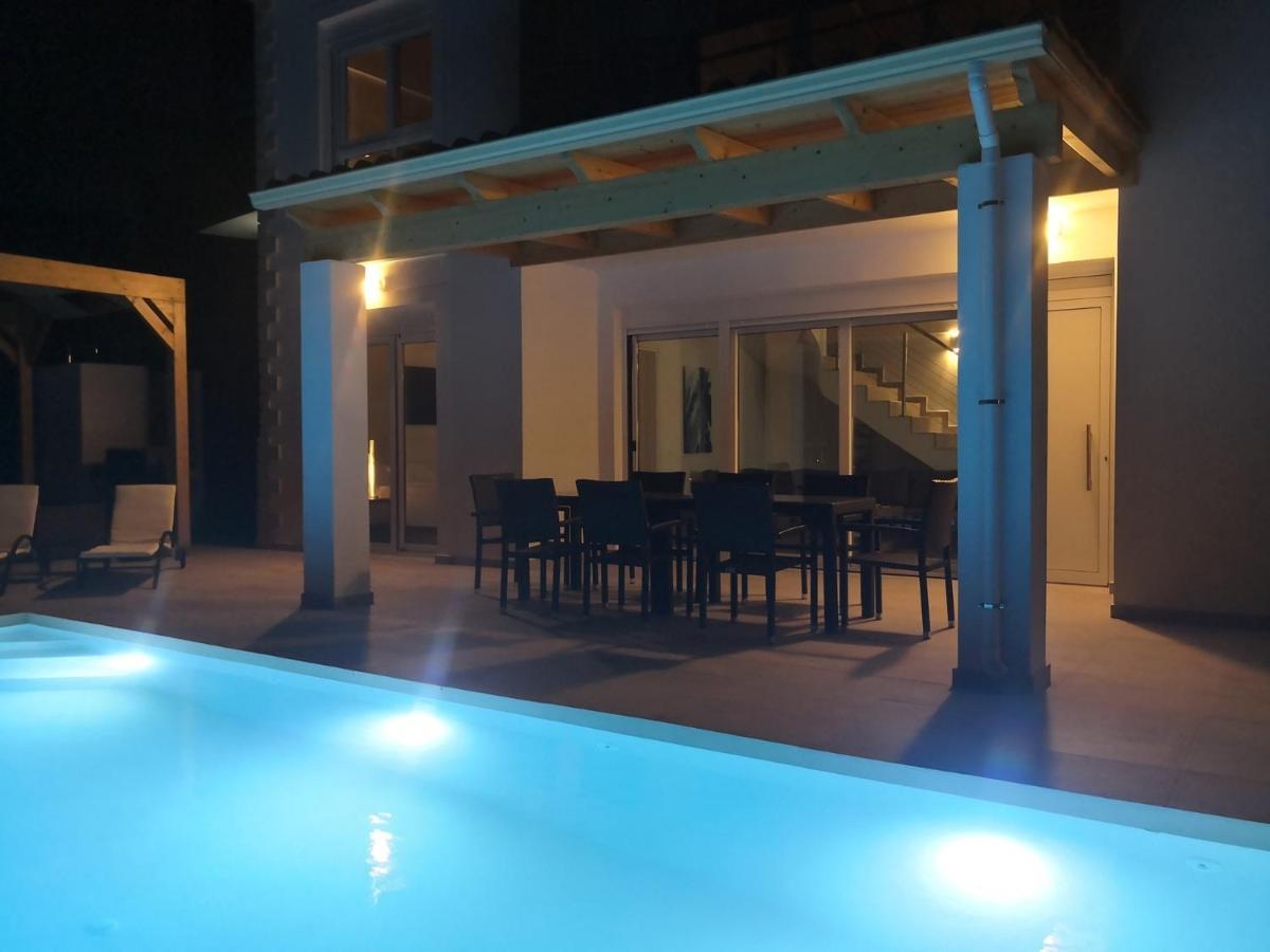 Sunset Sea View Villa 5 Арилас Екстериор снимка