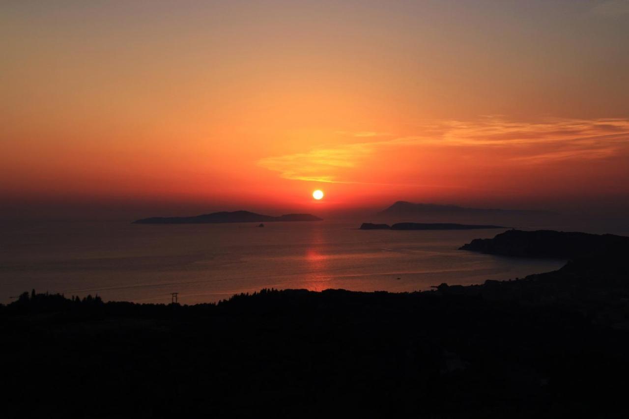 Sunset Sea View Villa 5 Арилас Екстериор снимка