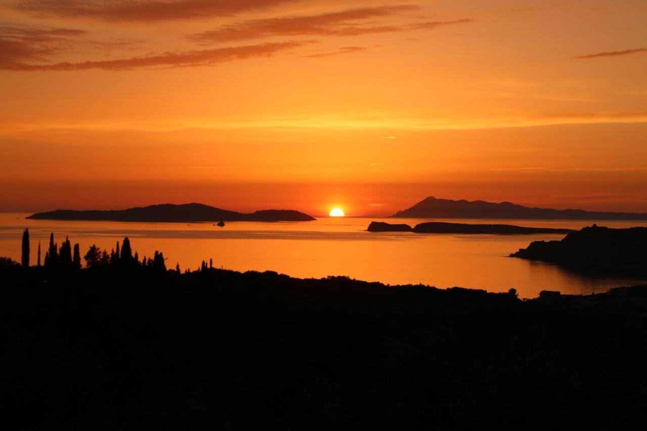 Sunset Sea View Villa 5 Арилас Екстериор снимка